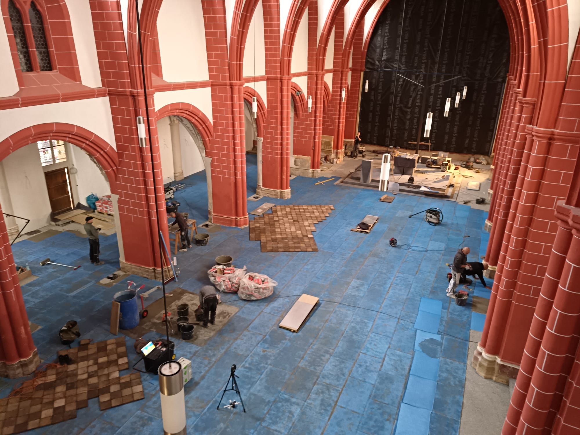Kirchenboden erneuern